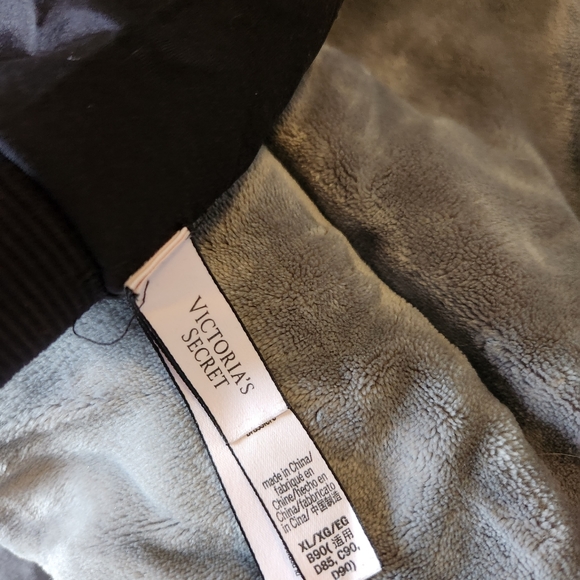 Victoria's secret sports bra - Picture 2 of 2